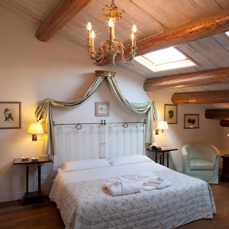 ראבנה M Club De Luxe B&B מראה חיצוני תמונה
